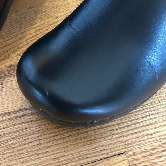 Dansko Black Professional Leather Clog Size 7.5 - 8 Style 047020202 MSRP 145.00 - Picture 6 of 12